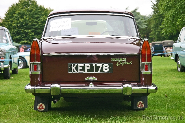 Morris Oxford Series V tail