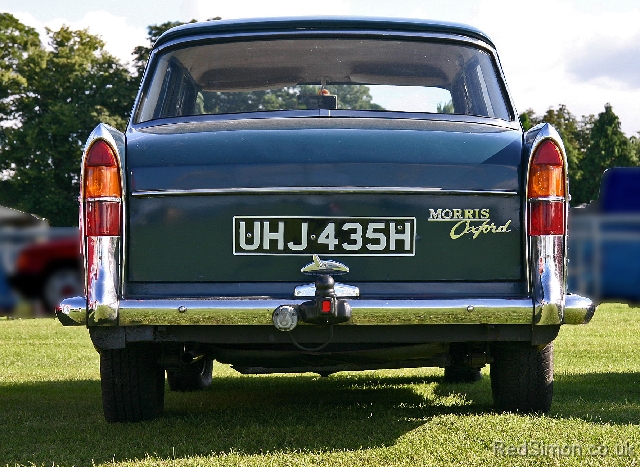 Morris Oxford Series VI tail