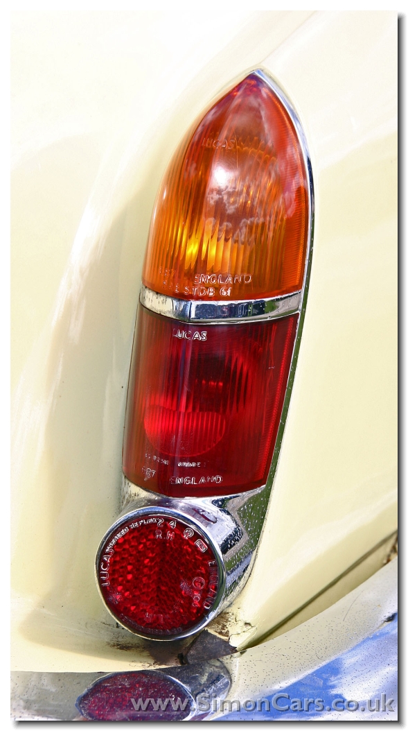 l_Daimler Sovereign lamp
