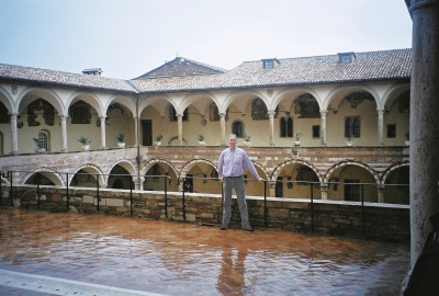 Simon in the Basilica Cloister